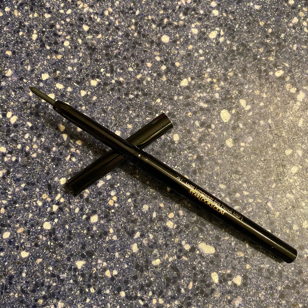 Starlooks Noir Luxe Eyeliner